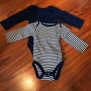 2 pack Long Sleeve Baby Boy Onesies Size 3-6 month